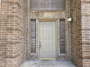 10306 Jockey Club Dr in Houston, TX - Building Photo - Building Photo