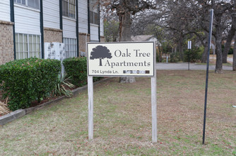 Oaktree Apartments in Arlington, TX - Building Photo - Building Photo