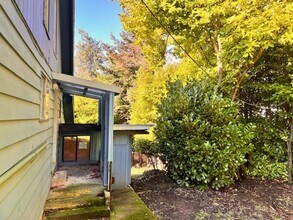 2795 N 12th St in Coos Bay, OR - Building Photo - Building Photo