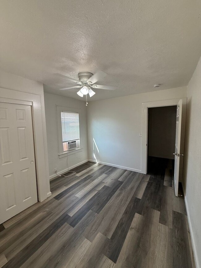 2266 S Eunice Ave in Fresno, CA - Foto de edificio - Building Photo