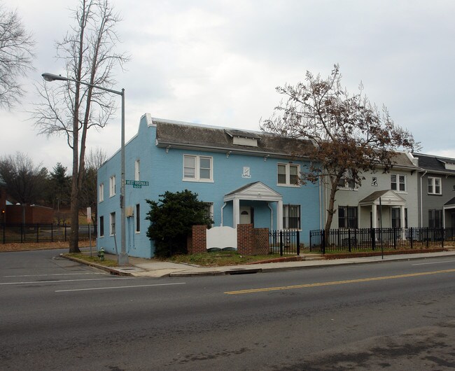 1650 West Virginia Ave NE in Washington, DC - Foto de edificio - Building Photo