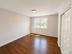 405 Wilcoxson Ave in Stratford, CT - Building Photo - Building Photo