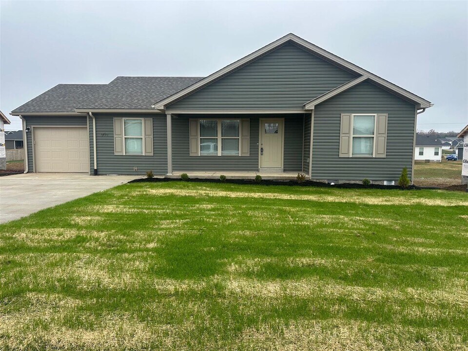 909 Alberta Dr in Bowling Green, KY - Building Photo