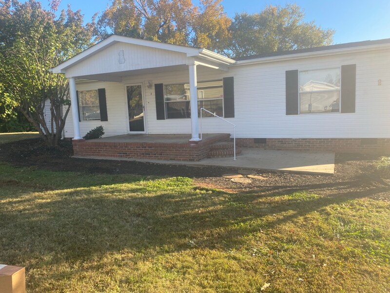 151 White Oak Rd in Greenville, SC - Foto de edificio