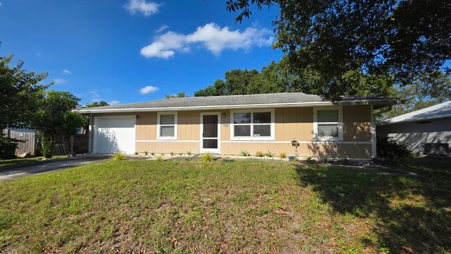 207 SW Statler Ave in Port St. Lucie, FL - Building Photo - Building Photo