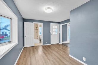 114 Parker Ave in Kendallville, IN - Building Photo - Building Photo