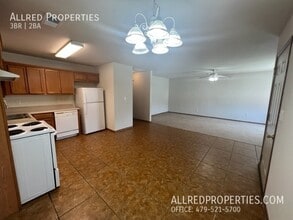 403 E Asher Ct in Rogers, AR - Building Photo - Building Photo