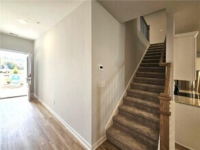 334 Lanier Cir in Woodstock, GA - Building Photo - Building Photo