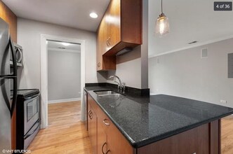 94 Christopher St in New York, NY - Foto de edificio - Building Photo