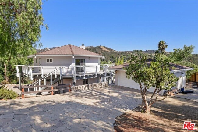 1746 Deerhill Trail in Topanga, CA - Building Photo - Building Photo