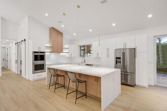 5537 NW 21st Way in Boca Raton, FL - Building Photo - Building Photo