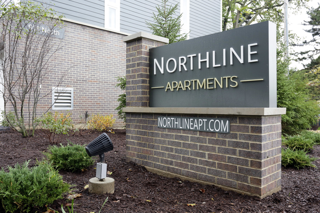 Northline Apartments in Libertyville, IL | ApartmentHomeLiving.com