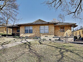 914 Harlandale Ave in Dallas, TX - Building Photo - Building Photo