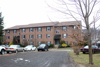 Oakmont Harbor in Oakmont, PA - Building Photo - Building Photo