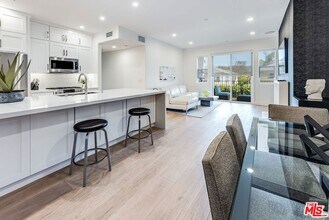 4820 Bellflower Ave, Unit 208 in Los Angeles, CA - Building Photo - Building Photo
