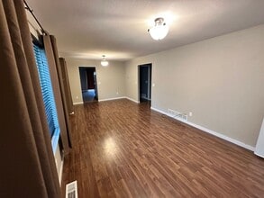 414 5th Ave NW in Minot, ND - Building Photo - Building Photo