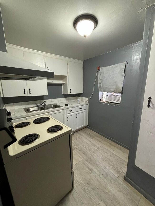 property at 1708 18th St