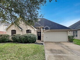 2420 Avalon Trace Ln in Pearland, TX - Building Photo