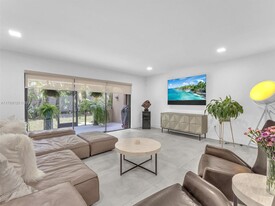 4006 Estepona Ave in Doral, FL - Building Photo