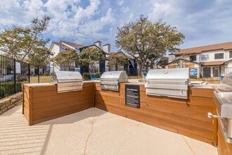 Prescott Park Apartment Homes in Fort Worth, TX - Building Photo - Building Photo