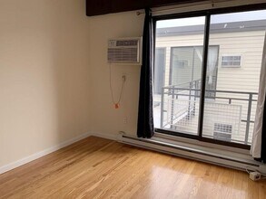 12 Stoneholm St, Unit 613 in Boston, MA - Building Photo - Building Photo