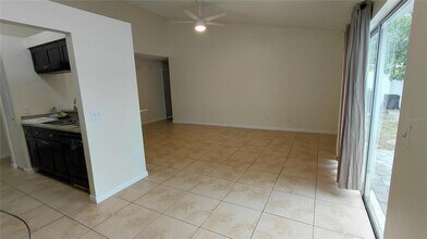 9010 Dacena Villa Pl in Tampa, FL - Building Photo - Building Photo