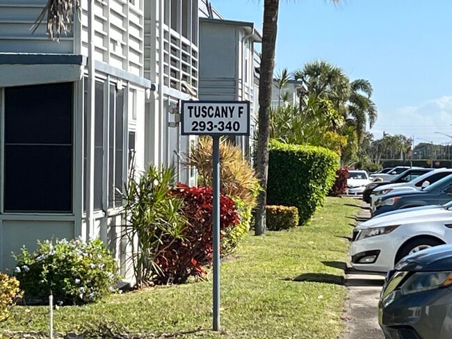 300 Tuscany F in Delray Beach, FL - Building Photo - Building Photo