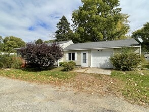 3510 Lakeshore Dr in Bremen, IN - Building Photo - Building Photo