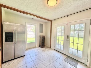 210 Wesley St in Savannah, GA - Building Photo - Building Photo