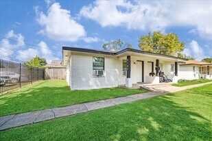 5107 Clover St in Houston, TX - Building Photo