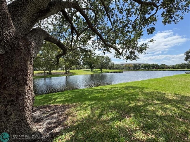 property at 9441 Live Oak Pl