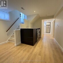 25 Lynnbrook Dr in Toronto, ON - Building Photo - Building Photo