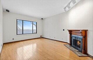 228 Sandcastle Ky in Secaucus, NJ - Building Photo