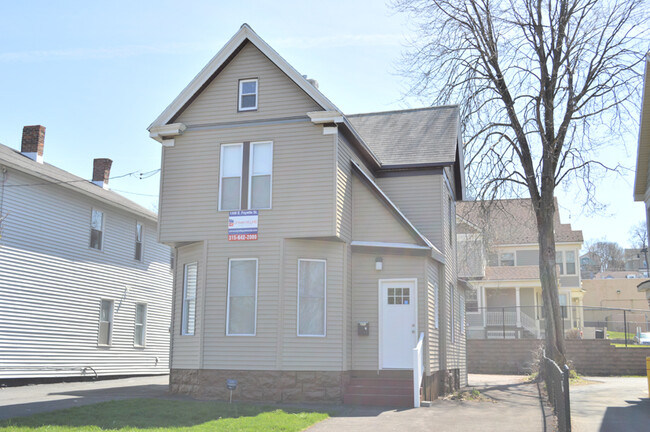 property at 1308 E Fayette St