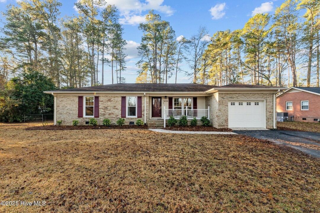 2109 Steeplechase Dr in Trent Woods, NC - Building Photo