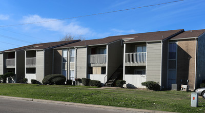 Imperial Landing Apartments in Houston, TX - Building Photo - Building Photo