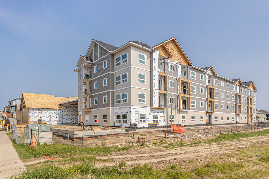 Vive Residences in Edmonton, AB - Building Photo