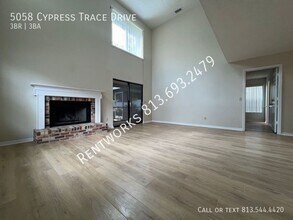 5058 Cypress Trace Dr in Tampa, FL - Building Photo - Building Photo
