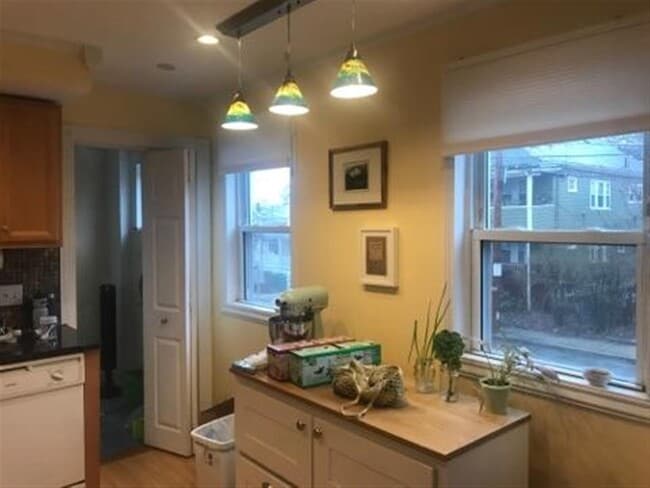 60 Hamilton St, Unit 1 in Medford, MA - Building Photo - Building Photo