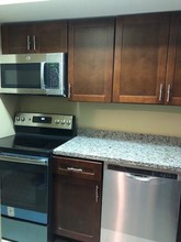 728 Memorial Mews St-Unit -B in Houston, TX - Foto de edificio - Building Photo
