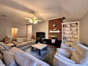 17316 Valley Crst in Edmond, OK - Building Photo - Building Photo