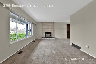 2305 Broadway St in Abbotsford, BC - Building Photo - Building Photo