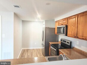 564 Hollyberry Way in Frederick, MD - Building Photo - Building Photo