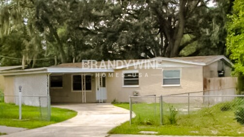 2402 E Bougainvillea Ave in Tampa, FL - Building Photo