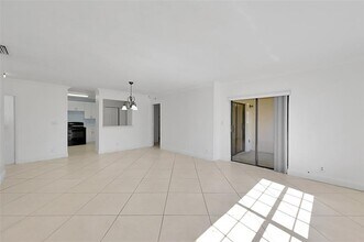 12244 Royal Palm Blvd in Coral Springs, FL - Building Photo - Building Photo