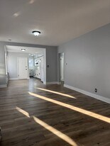 253 Ampere Pkwy in Bloomfield, NJ - Building Photo