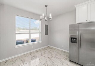 5603 N Crown Point in Pharr, TX - Building Photo - Building Photo
