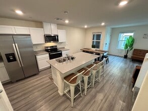 4852 Wine Rdg Ave in Las Vegas, NV - Building Photo - Building Photo