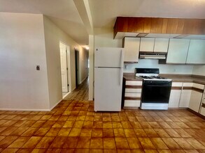 80 Josephine Evaristo Ave in Greenwich, CT - Building Photo - Building Photo