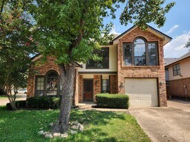 100 Saddle Rock Ct in Irving, TX - Building Photo